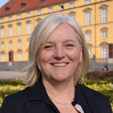Birgit Lemper, Geschäftsstellenleiterin